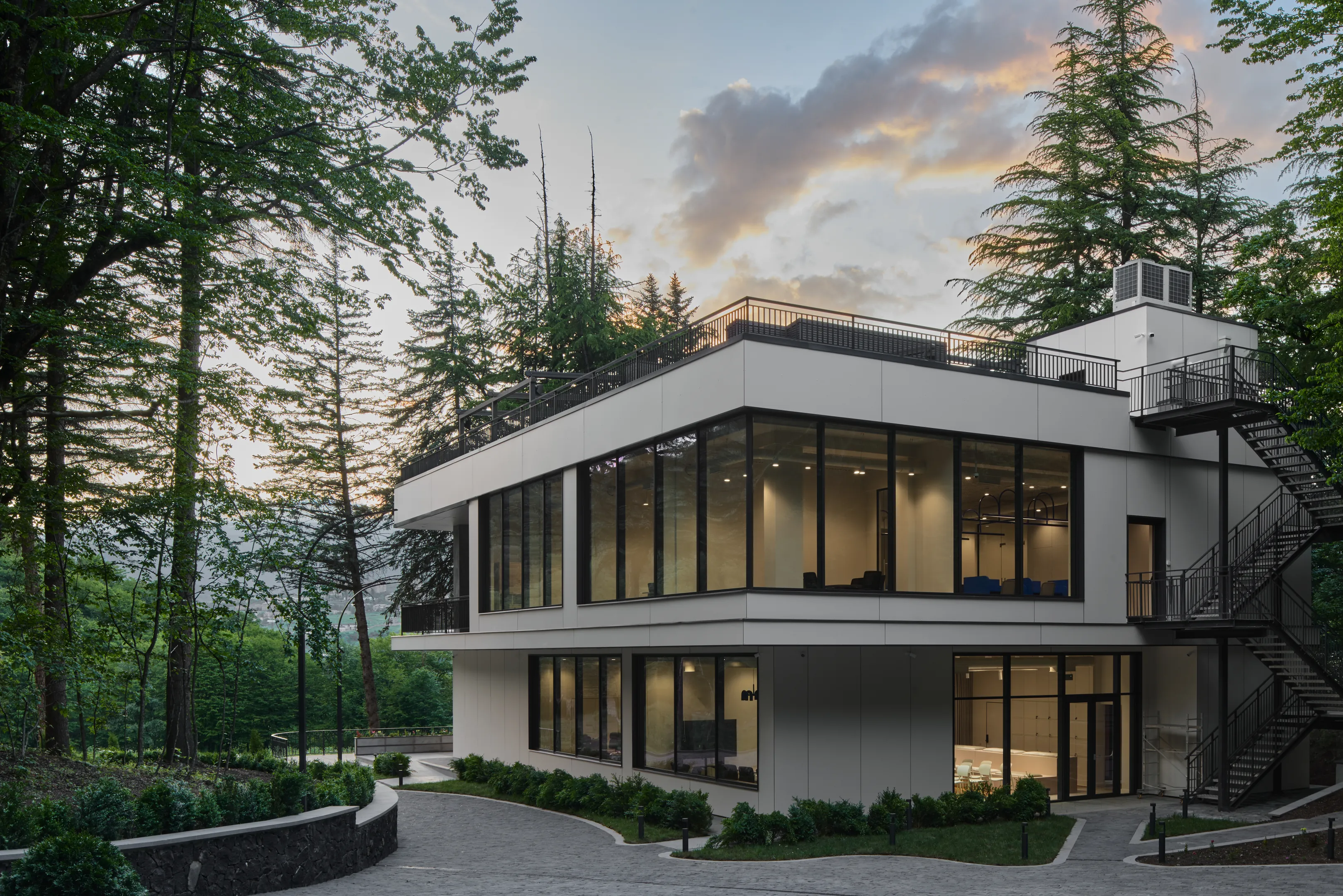 Villa3_exterior_Green Rock.jpg